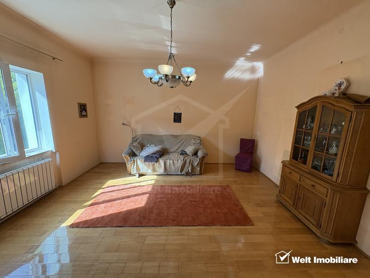 Casa parter + mansarda, situat la curte comuna, teren propriu, 3 locatari !