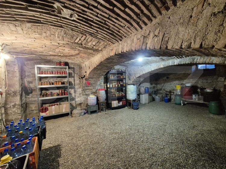 Proprietate deosebită cu panouri fotovoltaice si panouri solare –Sânpetru,BV.