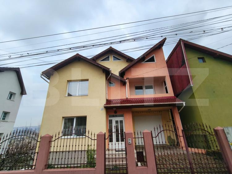 Casa de inchiriat, 7 camere, 230 mp + 415 mp teren, garaj - Gruia