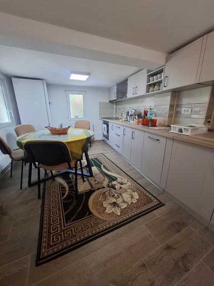Vand casa duplex 6 camere, apartament independent și teren de 1.600 mp în Aradul