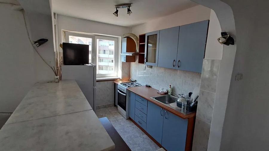 Apartament 3 camere, semidecomandat, 65 mp, ac, metrou aproape, Lujerului