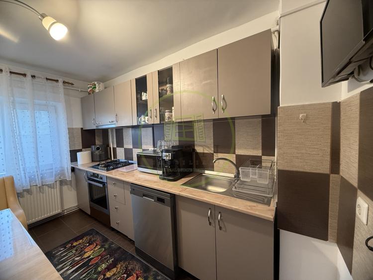 Apartament 3 camere, 67.84 mp, cartier Craiovița Nouă, zona Kaufland
