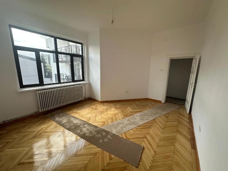 Apartament 5 camere| Unirii | Vila Interbelica| Metrou 13' | nemobilat