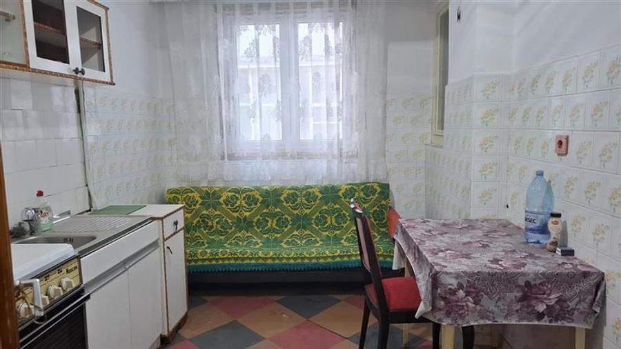 Apartament 3 camere, et 3, 75 mp, zona Primarie
