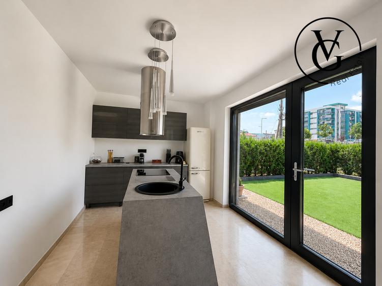 Apartament 2 camere lux + terasa -Mamaia Nord