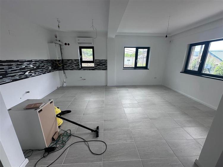 Apartament 3 Camere Cu Gradina Bucium