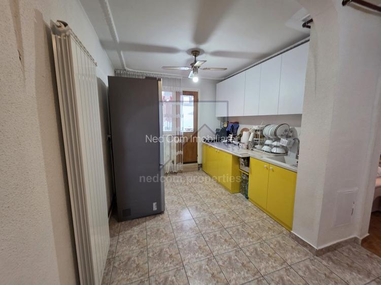 Vanzare apartament 3 camere Rahova - Barca - 2