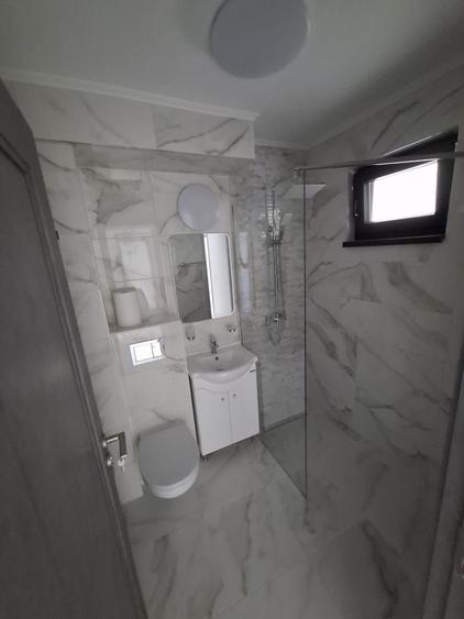 Tomis Nord - ap decomadat 2 camere (renovat complet), et 8/10