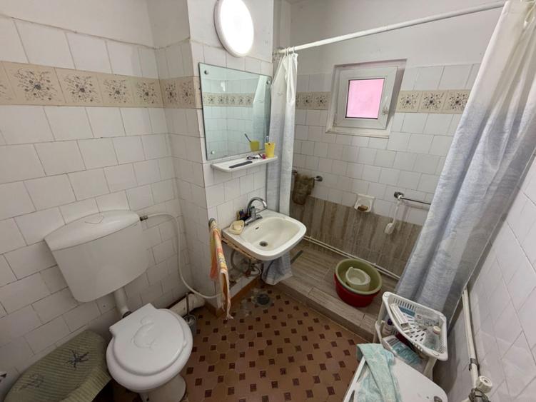 Apartament 3 camere, etaj 2 - Cugir