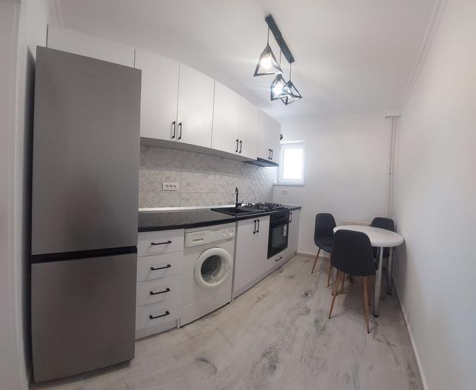 Far- apartament 2 camere decomandat circular finisat modern
