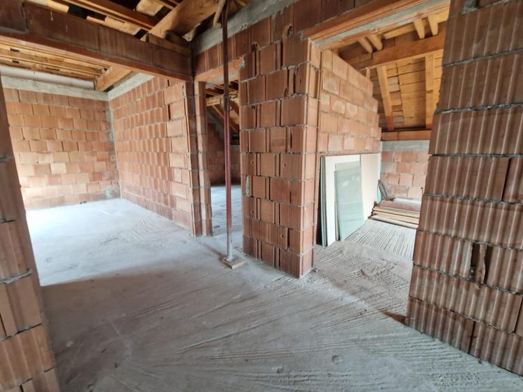 Casa 5 camere +500mp teren Sura Mare