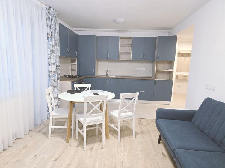 Chirie apartament cu 3 camere in bloc nou cu 2 bai si loc de parcare zona Coresi