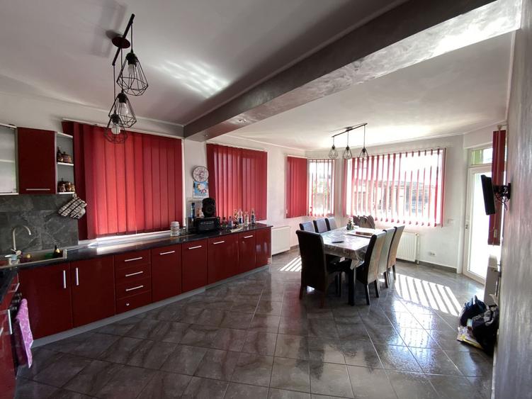 COMISION 0%, CASA INDIVIDUALA, 5 CAMERE, 175 MP, PISCINA, SACALAZ