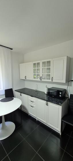 Inchiriez apartament 2 camere zona Piața Centrala