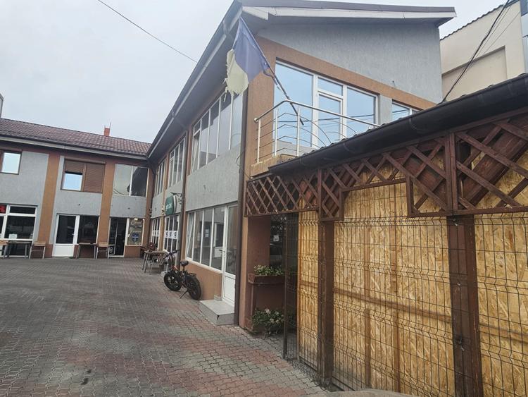 Spalatorie auto, spatii comerciale, b-dul N. Romanescu