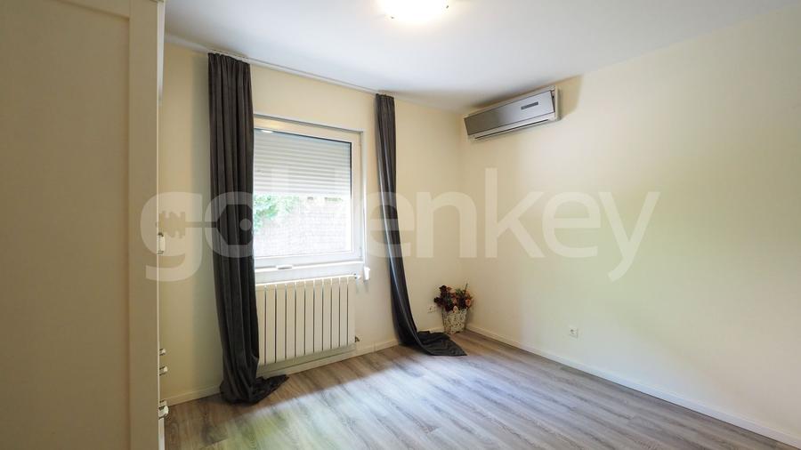 Vilă cu 6 camere in complex cu piscina