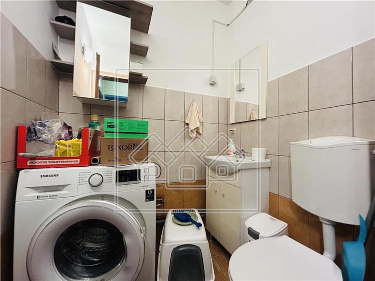Apartament decomandat, 3 camere, 2 bai, 2 balcoane - Strand