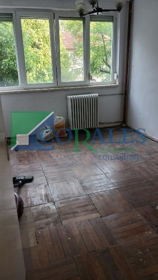 2 Camere, Etaj. 2, Decomandat, 48 mpu +logie închisa, langa Shopping City,