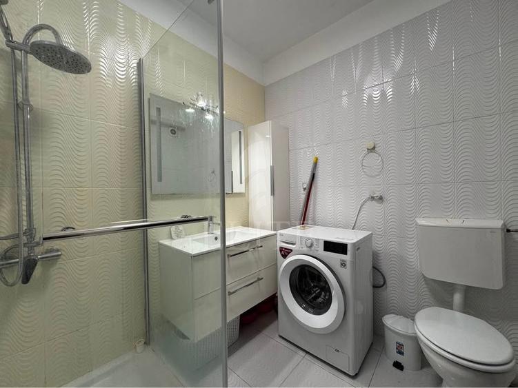 Apartament 3 camere în zona SEMICENTRALA