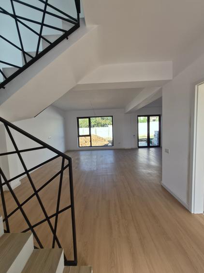 Vila Individuala 5 camere, dormitor parter LA CHEIE!