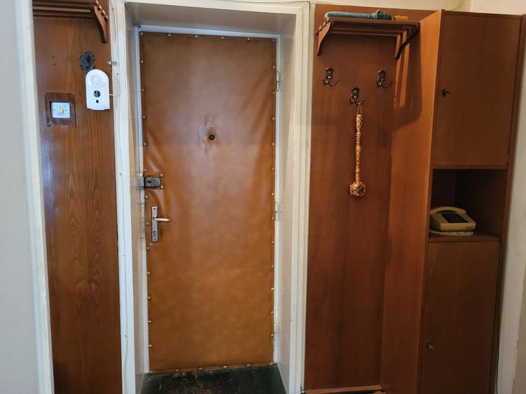 Apartament 2 camere, etaj 1, zonă gara Focsani.