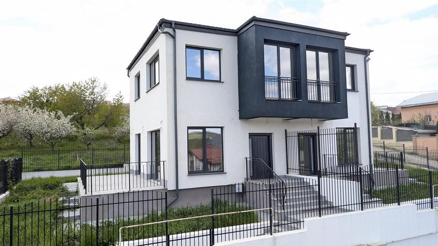 Vila moderna Bucium la pret de apartament