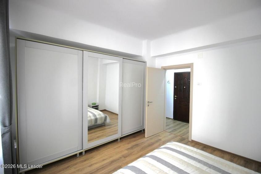 Piata Romana, 4 camere 138 MP total, Etaj 2/9, renovat - utilat, liber - 33