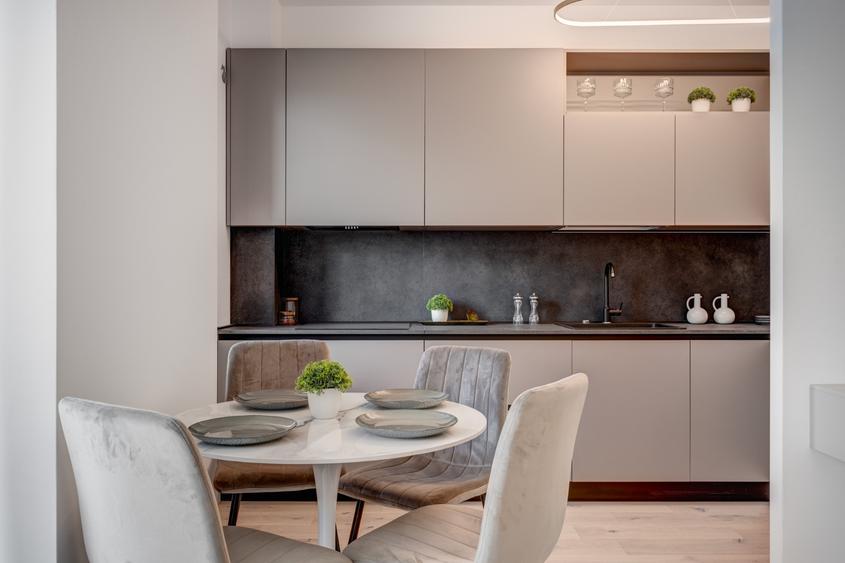 Apartament 2 camere cu curte si loc de parcare inclus in pret - FIRST ESTATES