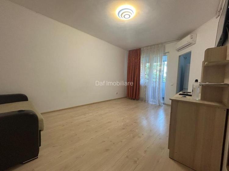 330 euro -garsoniera 32mp-centrala proprie -metrou aproape - 4