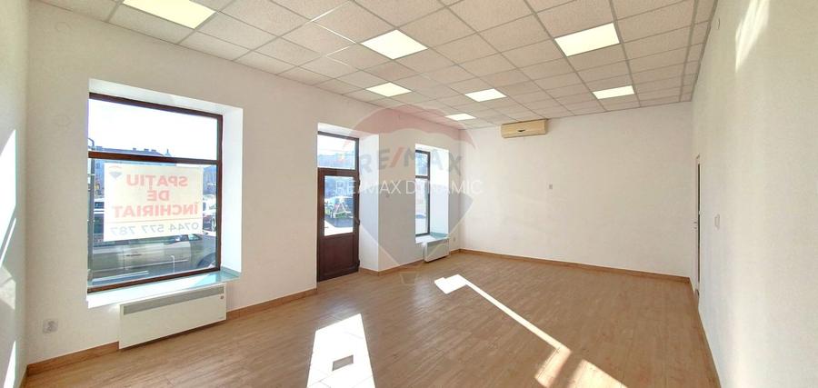 Spațiu comercial 75 mp  Piata Catedralei. Vitrină  si acces din stradă - 10