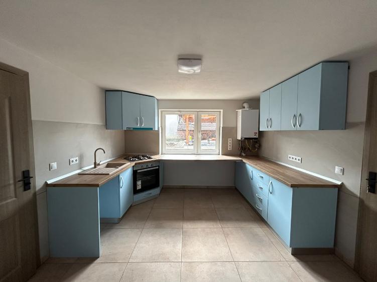 Apartamente de închiriat la casă, 2 camere, 70 mp, curte comună, Sighișoara