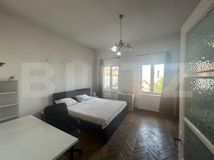 Apartament Spațios, 2 camere, decomandat, Zona Ultracentral