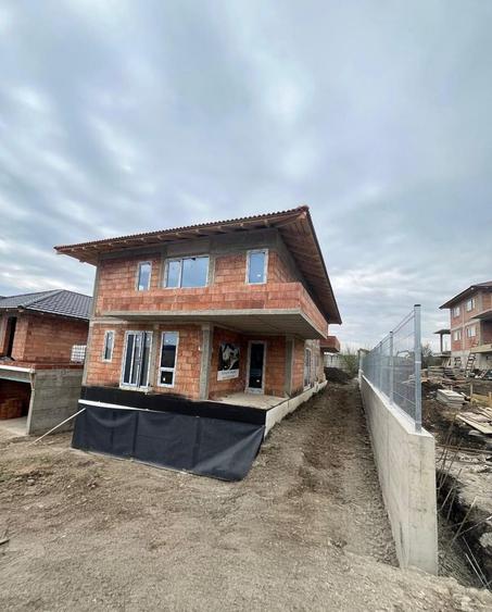 0% Comision, Duplex D+P+E calitativ peste medie, Dambu Rotund