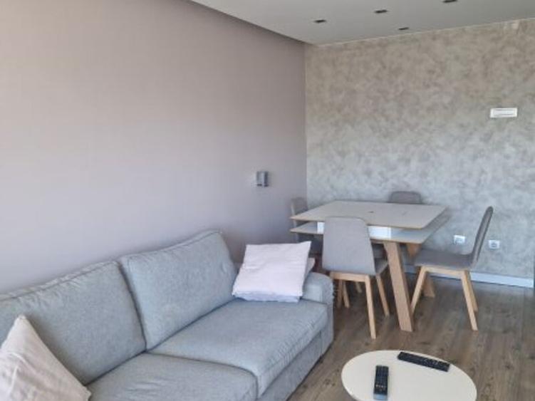 Apartament 3 camere | Nerva Traian | Decomandat | 2 Dormitoare | 2 Bai | Balcon