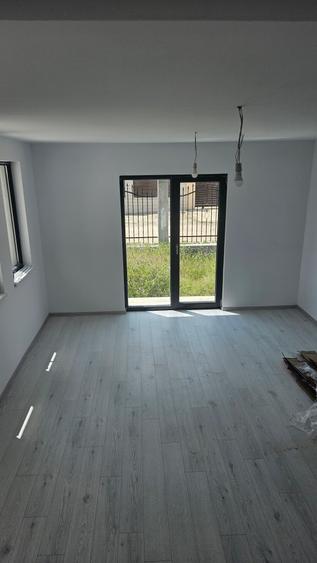 Duplex pe strada Fluturilor 110000+TVA,cu centrala pe gaze si pompa de caldura