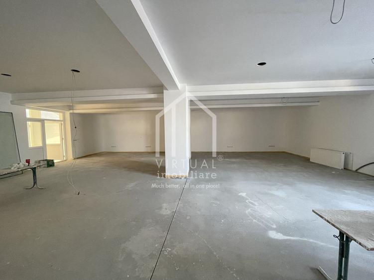 Spatiu comercial cu 8 camere, 5 bai, terasa - zona Centrala
