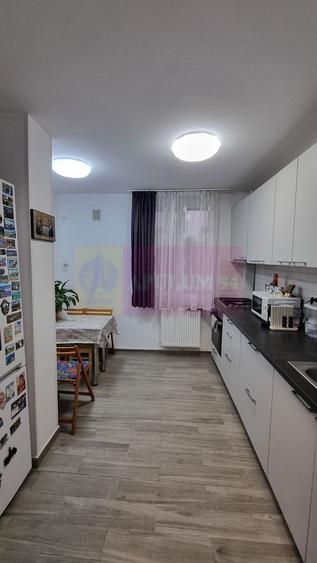 Apartament 3 camere 3/4 -Piata Resita