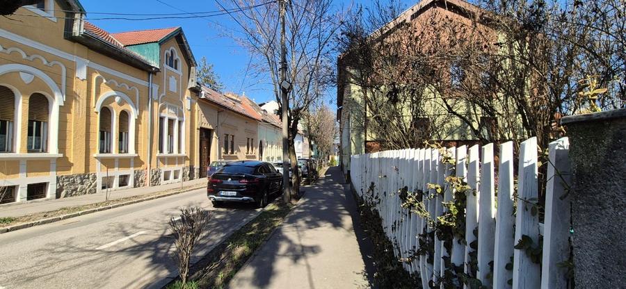 De vanzare teren cu proiect de casa -zona Cetatii