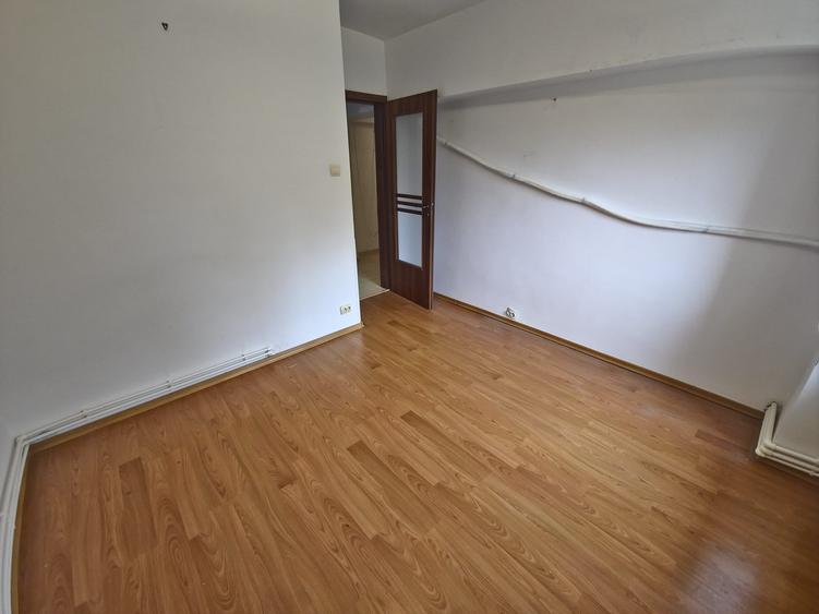 Tomis II apartament 2 camere decomandat gol centrala gaze