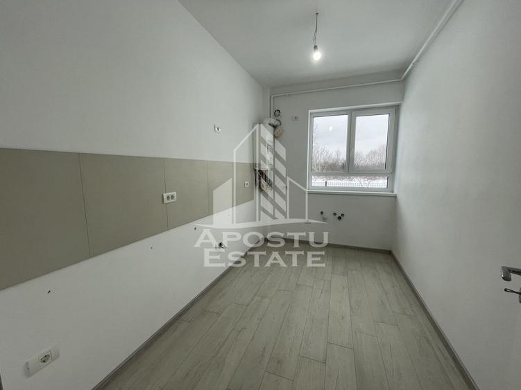 Spatiu comercial + loc parcare, 53 mp, Zona Planetelor