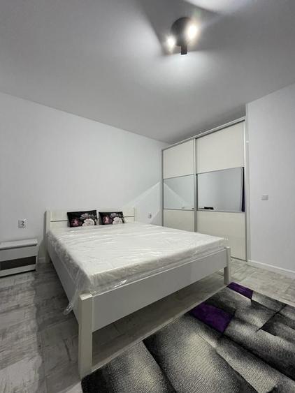 De închiriat vilă tip duplex cu gradina generoasa.