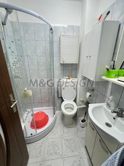 Inchiriez apartament o camera in Buziasului