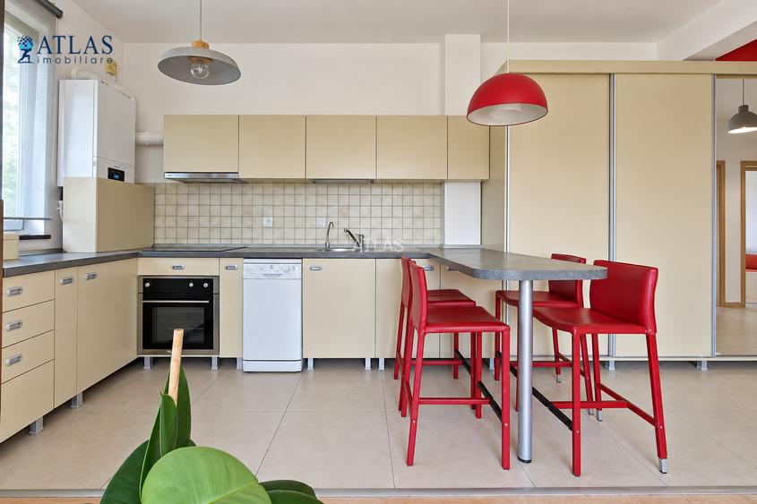 Imobil tip vila, luminos, priveliste, 77 mp., 2 parcari, 2 balcoane, et. 2 / 3, - 10
