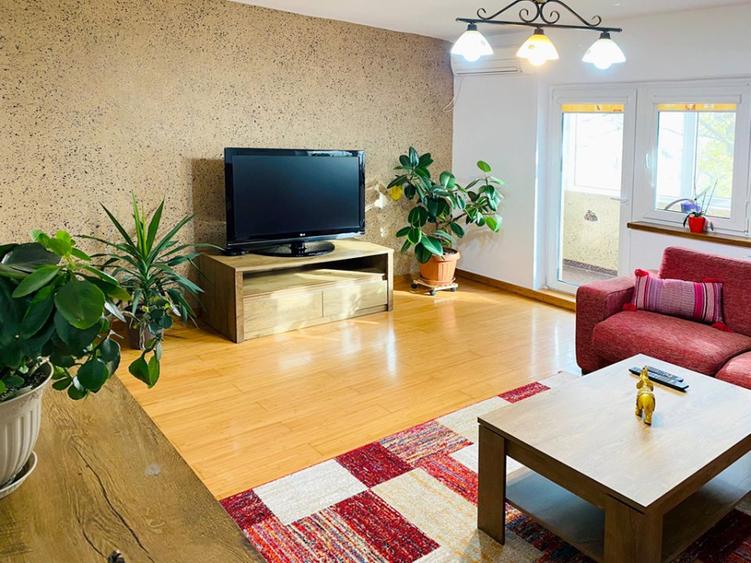 Apartament cu 3 camere de inchiriat Ploiesti, ECX08638