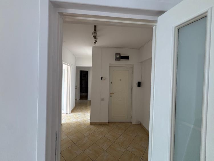 Apartament Calea 13 Septembrie colt cu Str:Sabinelor
