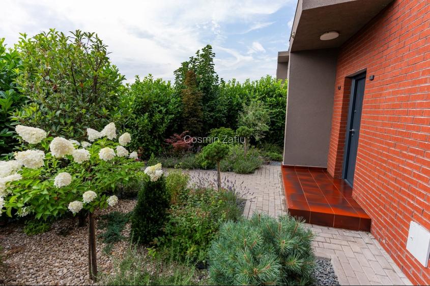 Casa moderna de vanzare, mobilata complet, cu panouri solare in Tunari - 2