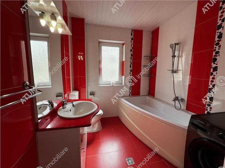 Apartament cu 3 camere decomandate si balcon la etajul 2 zona Turnisor
