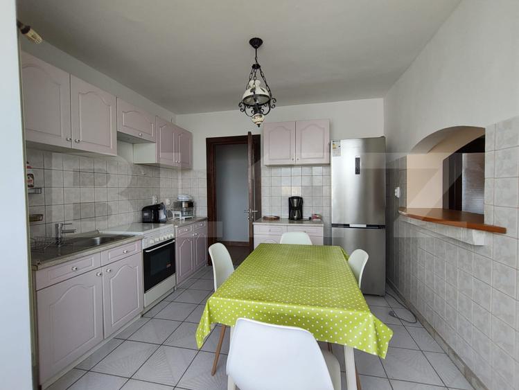 Apartament 4 camere, 72 mp, 2 bai, 2 balcoane - Bulevardul Decebal