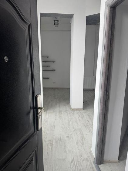 Studio de vanzare Piata Romana