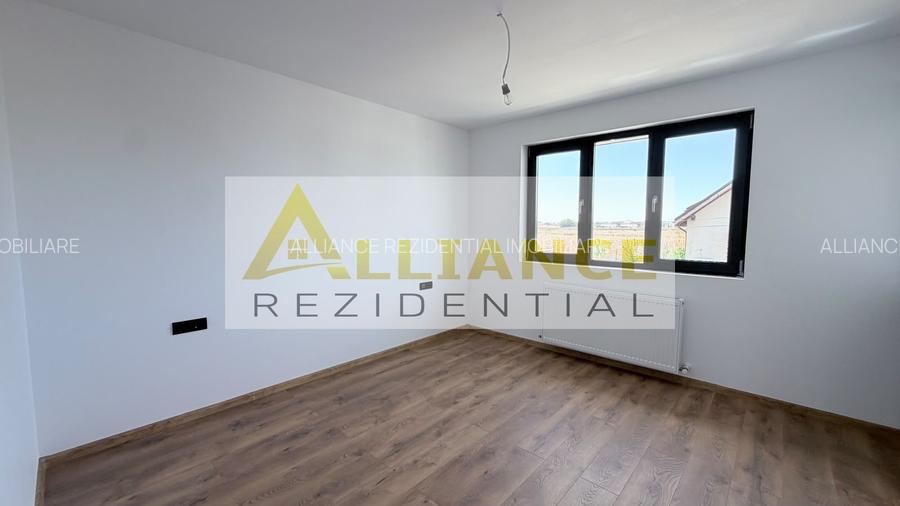 Casa Individuala - 4 camere - 2 bai - 425mp teren - 15